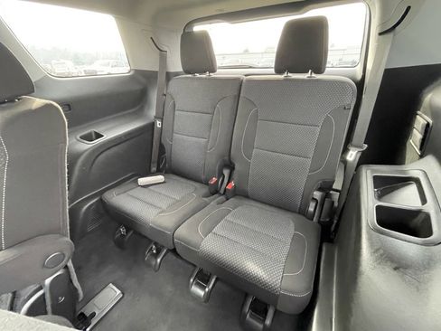 Used 2023 GMC Acadia SLE w/ Driver Convenience Package image 19