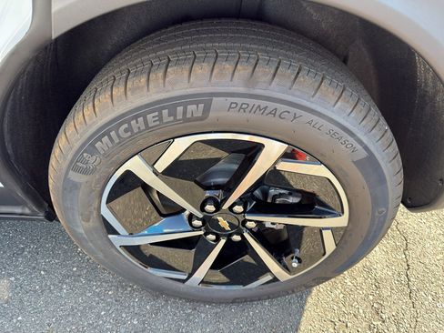 New 2026 Chevrolet Equinox EV LT image 28