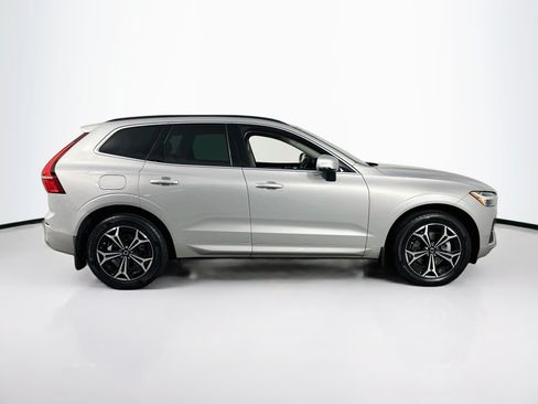 Used 2022 Volvo XC60 B5 Momentum w/ Protection Package Premier FWD image 4