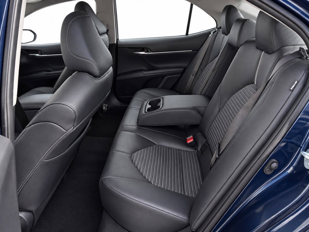 Used 2019 Toyota Camry SE FWD image 12