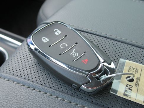 Used 2020 Chevrolet Traverse Premier image 35