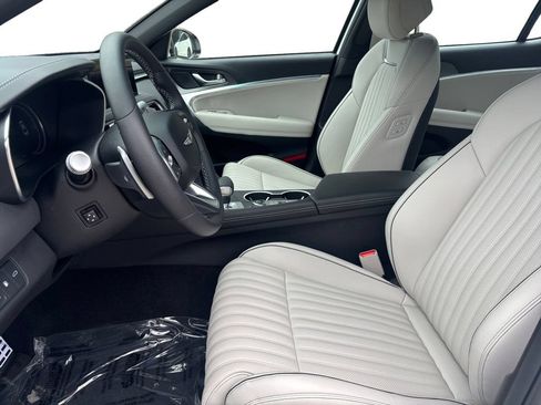 Used 2025 Genesis G70 3.3T Advanced AWD/4WD image 10