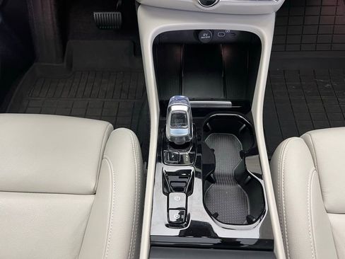 Used 2025 Volvo XC40 B5 Ultra w/ Protection Package Premier image 11