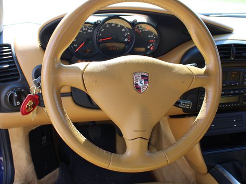 Used 2003 Porsche Boxster RWD image 16