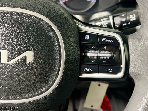 Used 2022 Kia Sorento LX image 19