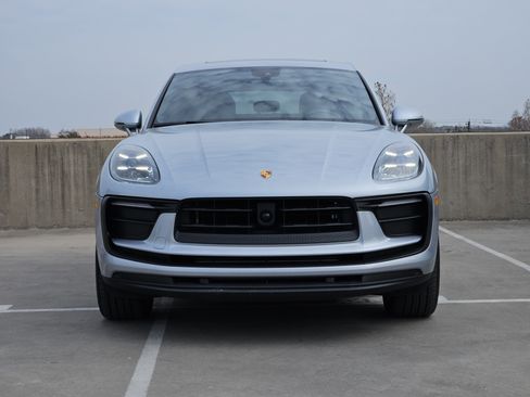Certified 2025 Porsche Macan image 11