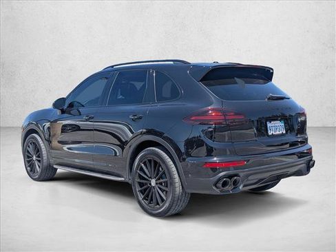 Used 2017 Porsche Cayenne S AWD/4WD image 7