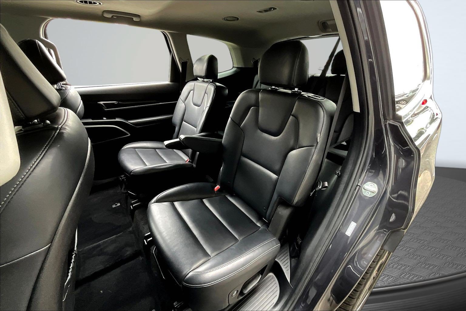 Used 2025 Kia Telluride S FWD image 20