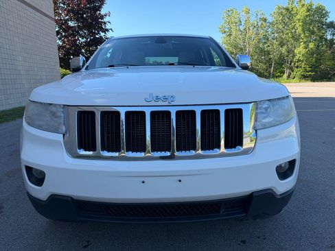 Used 2011 Jeep Grand Cherokee Limited w/ Trailer Tow Group AWD/4WD image 2
