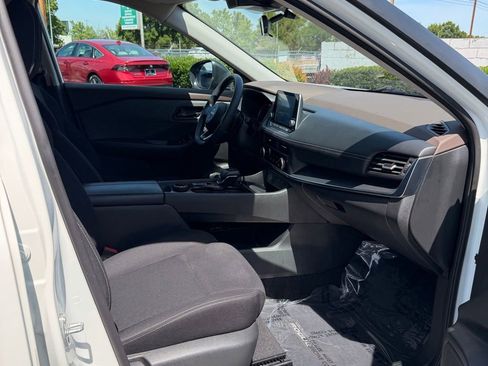 Used 2023 Nissan Rogue S AWD/4WD image 27
