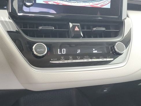 Used 2025 Toyota Corolla LE FWD image 29
