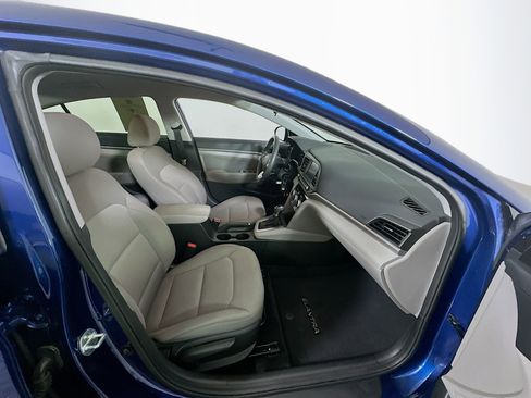 Used 2019 Hyundai Elantra SEL image 31