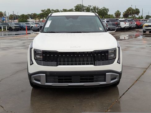 New 2027 Kia Seltos S FWD image 3