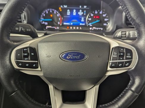 Used 2021 Ford Explorer XLT RWD image 16