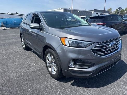 Certified 2022 Ford Edge Titanium image 3