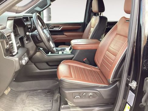 Used 2024 GMC Sierra 3500 Denali Ultimate AWD/4WD image 9