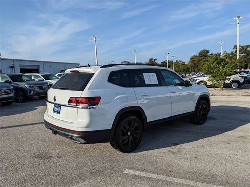 Certified 2022 Volkswagen Atlas SE w/ Panoramic Sunroof Package image 4