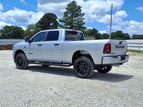 New 2026 RAM 2500 Big Horn AWD/4WD image 19