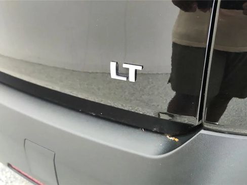 Used 2023 Chevrolet Traverse LT FWD image 30