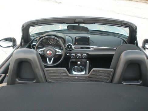 Used 2018 FIAT 124 Spider Classica w/ Technology & Siriusxm Group image 22