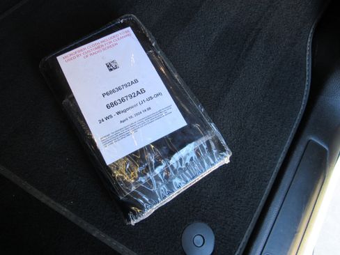 Used 2023 Ford Expedition XLT image 48