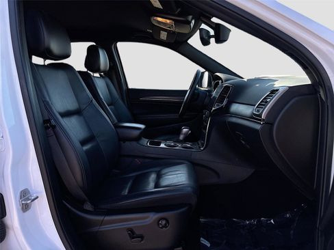 Used 2019 Jeep Grand Cherokee Limited image 30