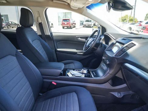 Used 2020 Ford Edge SE FWD image 16