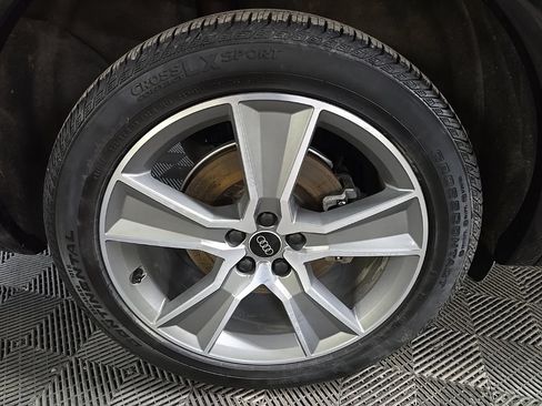 Used 2025 Audi Q5 2.0T Premium w/ Convenience Plus Package AWD/4WD image 14
