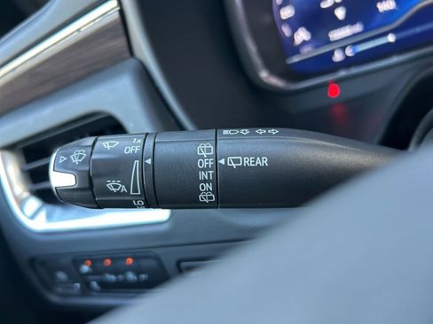 Used 2023 Chevrolet Suburban LT image 28