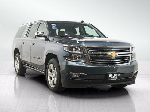 Used 2019 Chevrolet Suburban Premier AWD/4WD image 7