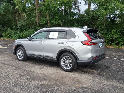 Used 2025 Honda CR-V EX image 5