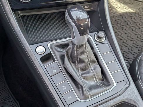 Used 2022 Volkswagen Jetta SE image 17