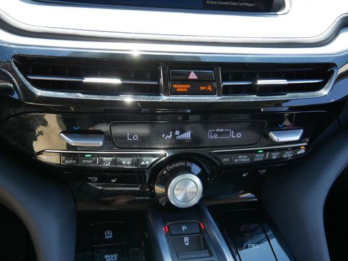 Used 2024 Acura MDX SH-AWD w/ Technology Package image 24