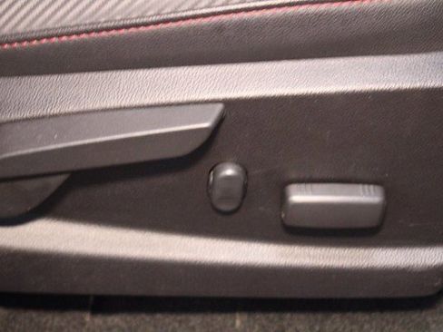 Used 2017 GMC Canyon SLE image 10