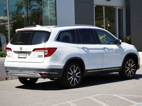 Used 2020 Honda Pilot Touring image 4
