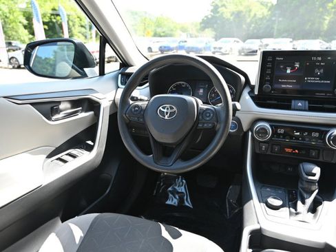 Used 2019 Toyota RAV4 XLE AWD/4WD image 12