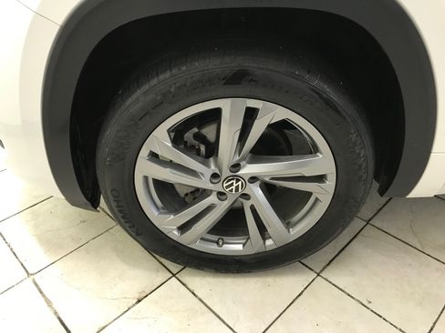 Used 2024 Volkswagen Atlas Cross Sport SEL R-Line AWD/4WD image 7
