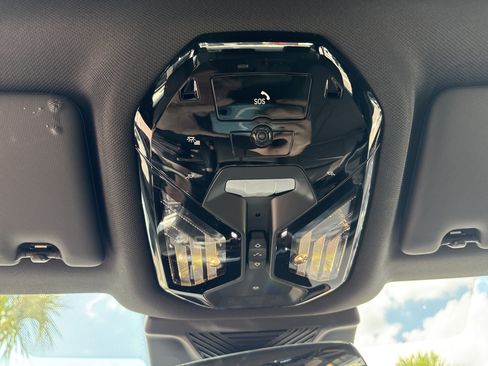 Used 2025 BMW i5 eDrive40i w/ Premium Package image 41