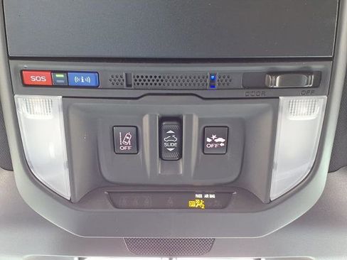 Used 2025 Subaru Forester Wilderness w/ Convenience Package image 18