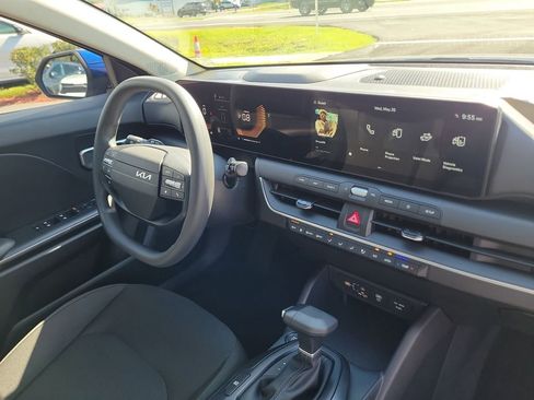 New 2026 Kia K4 FWD image 8
