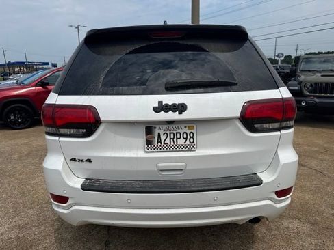Used 2019 Jeep Grand Cherokee Altitude AWD/4WD image 6