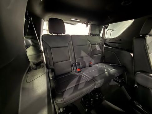 Certified 2025 GMC Yukon Denali image 14