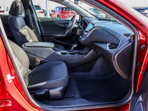 Used 2024 Chevrolet Malibu LT image 16