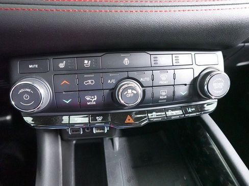 Used 2024 Dodge Durango R/T AWD/4WD image 17