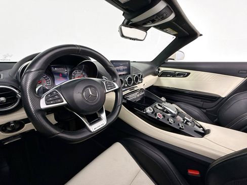 Used 2018 Mercedes-Benz AMG GT Roadster image 23
