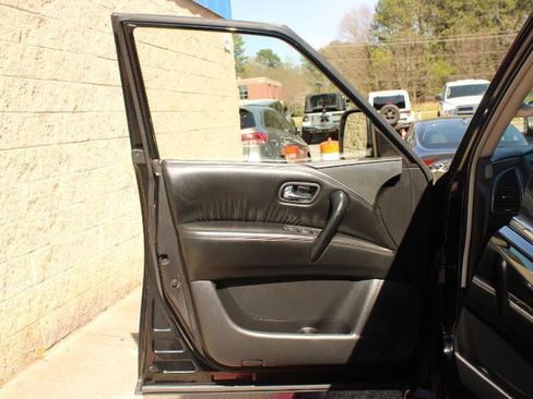 Used 2021 Nissan Armada SV RWD image 17