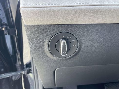 Used 2025 Volkswagen Taos S image 11