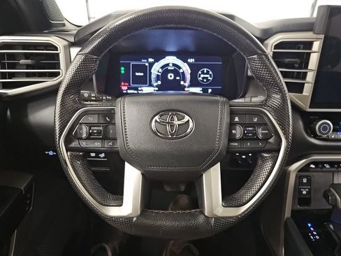 Used 2025 Toyota Tundra Limited AWD/4WD image 19