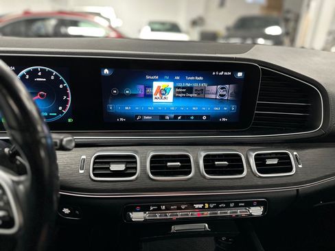 Used 2020 Mercedes-Benz GLS 450 4MATIC image 23