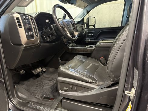 Used 2015 GMC Sierra 3500 Denali w/ Duramax Plus Package image 3